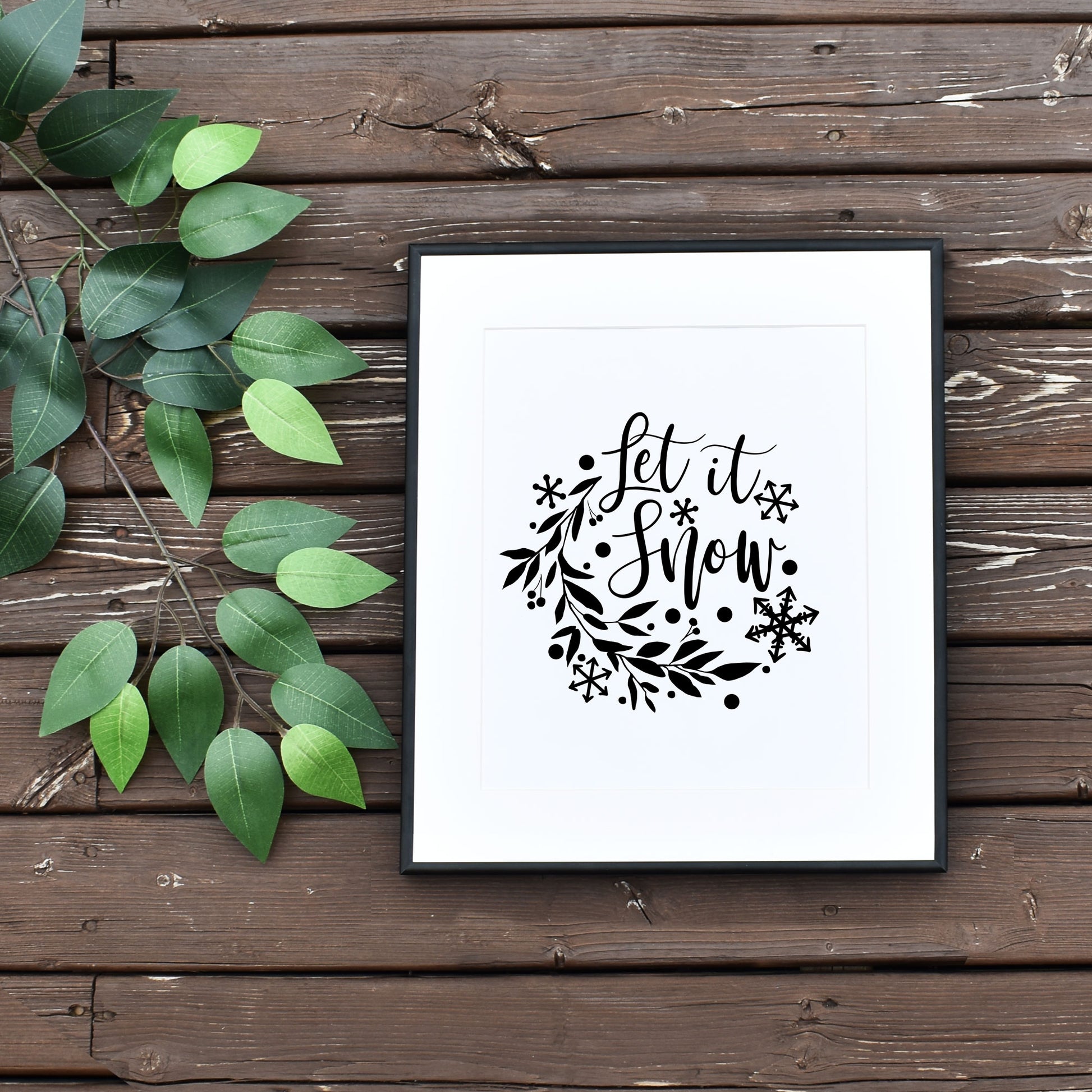 Easy Printable Minimalist Let it Snow Holiday Wall Decor on a Budget